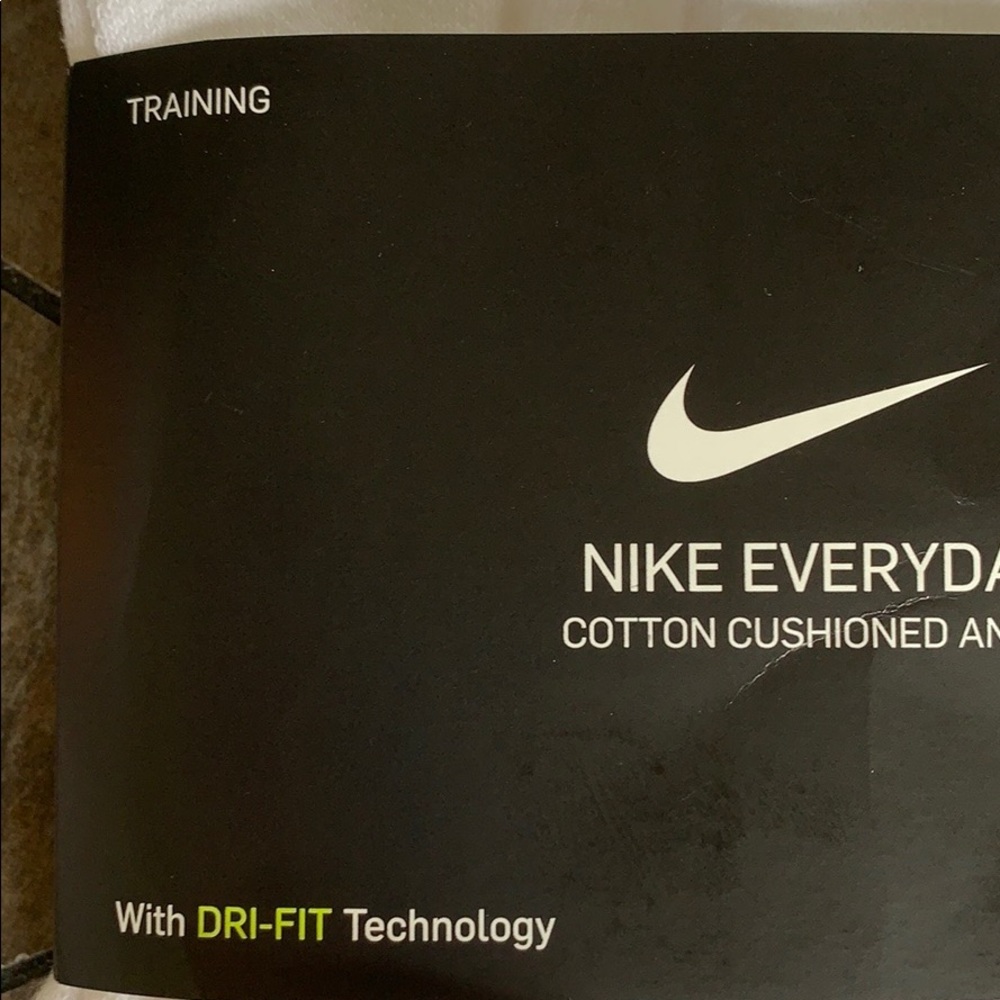 NIKE EVERYDAY COTTON CUSHIONED ANKLE 6 pairs socks - Picture 9 of 16